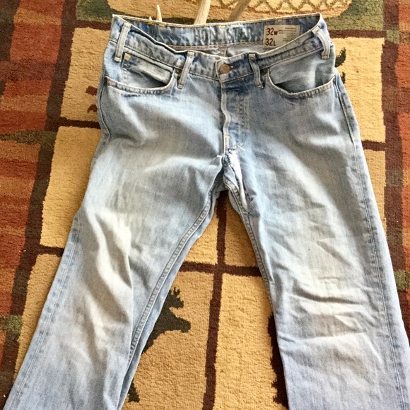 👖Distressed NATURALLY HOLLISTER JEANS 32 X 32 - Picture 3 of 15